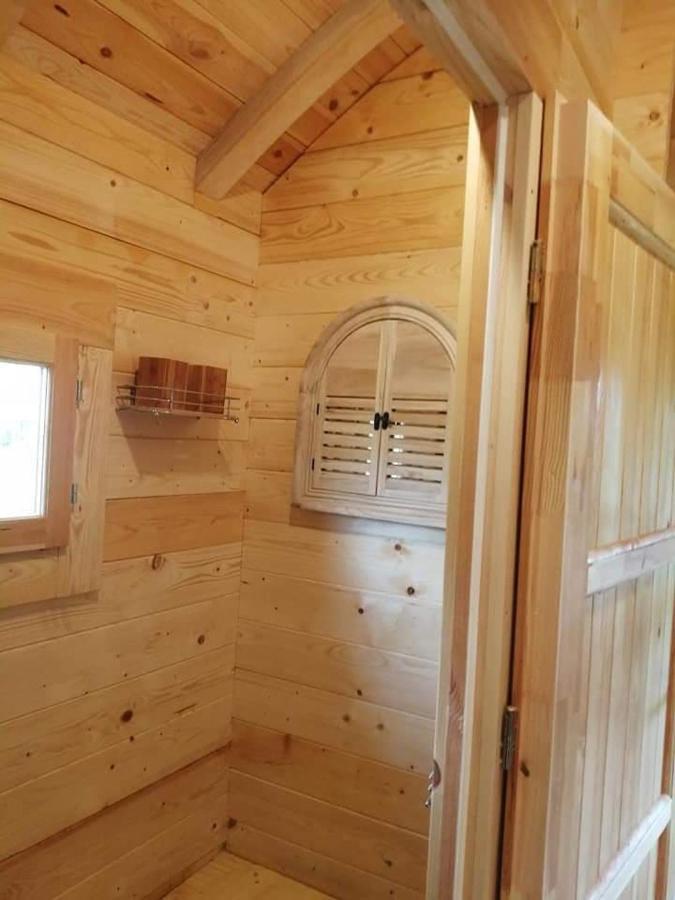 Le Studio Du Pressoir Gisay Exterior foto