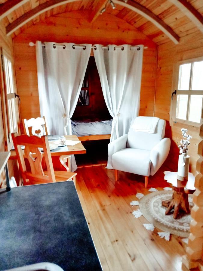 Le Studio Du Pressoir Gisay Exterior foto